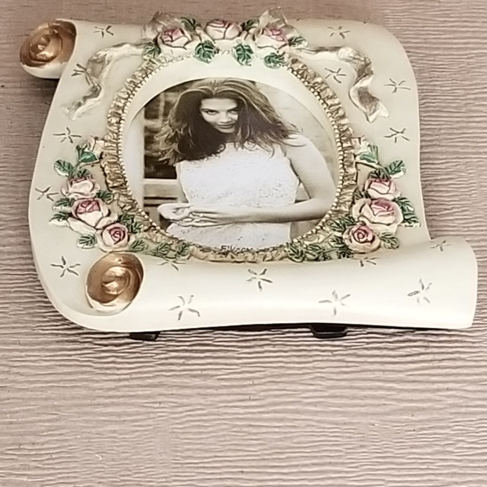 Ornate Scroll & Roses Detail Photo Frame 3.5"×5". - Picture 3 of 7